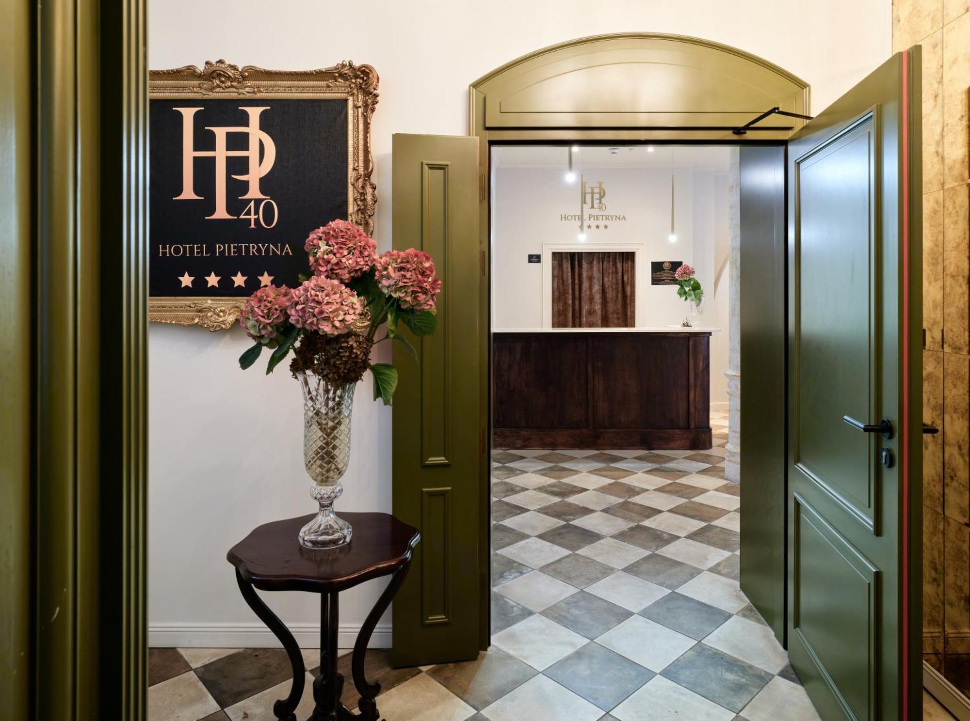Hotel Pietryna วูดช์ ภายนอก รูปภาพ